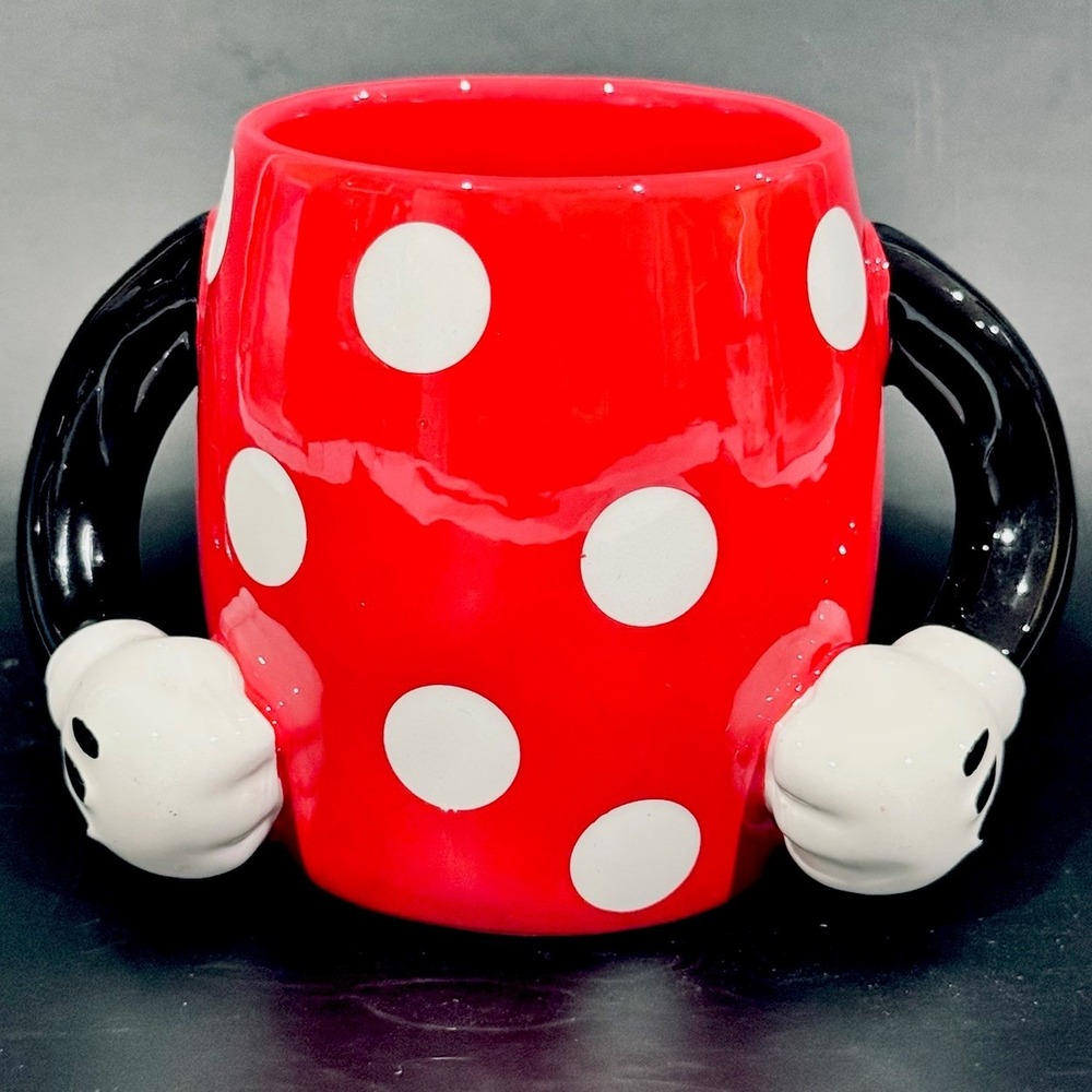Galerie Disney Minnie Mouse 3D Torso w Arm Handle Ceramic Coffee Cup Mug